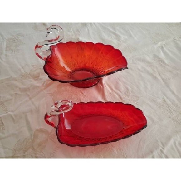 Vintage 1940s-1960s Heirloom Large Ruby Red Fluted Art Glass Crystal Swan Dished - Picture 4 of 10